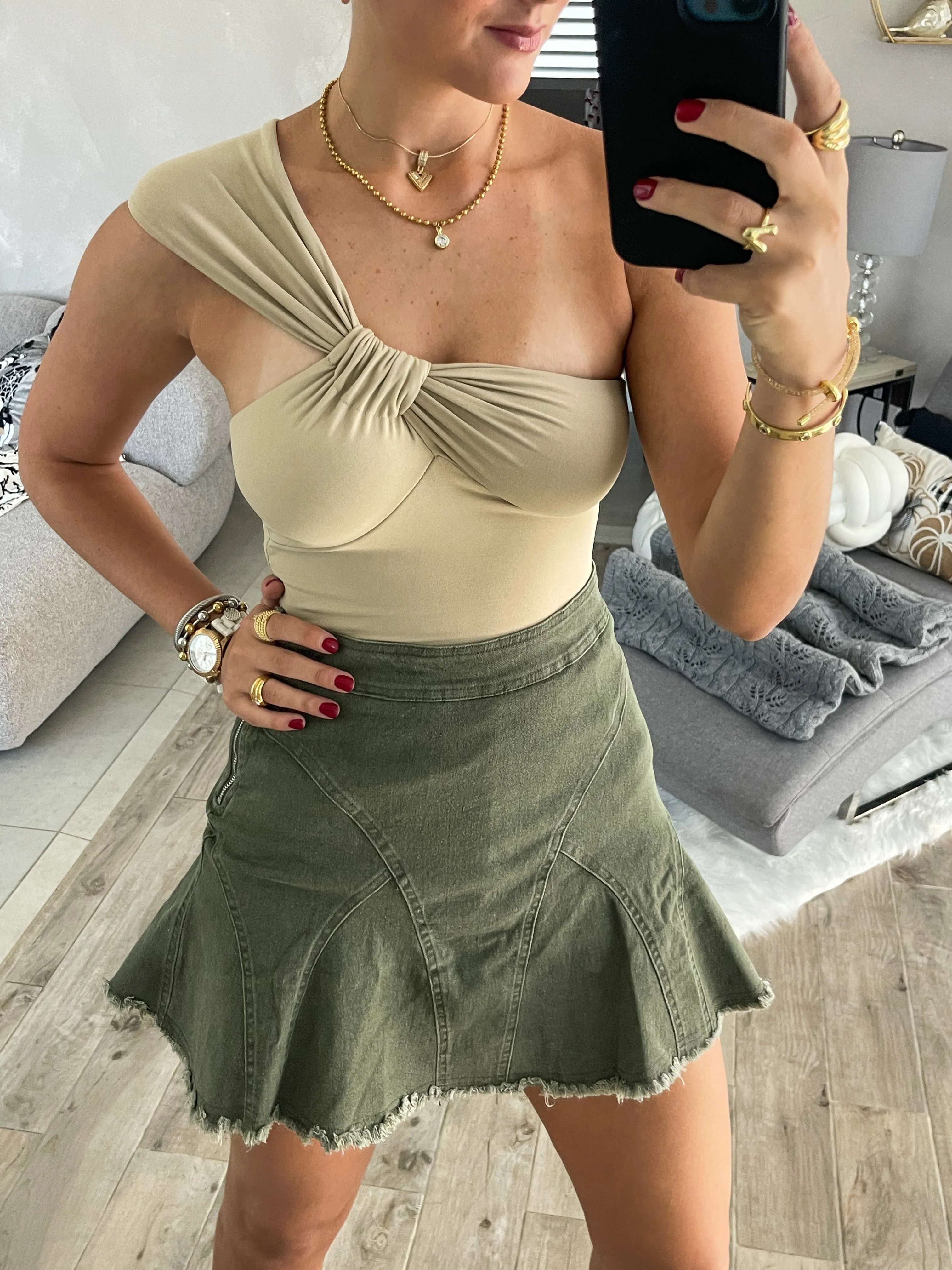 BEIGE ONE SHOULDER BODYSUIT