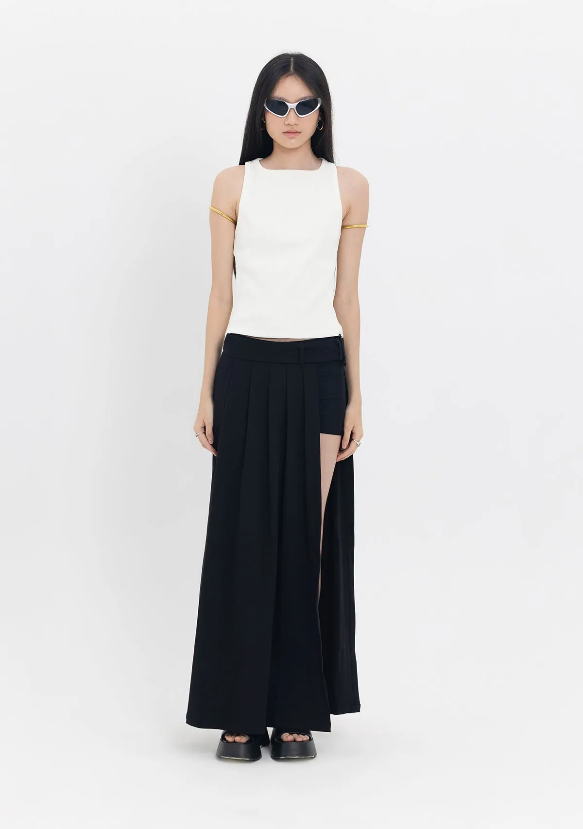 Black Pleated Skirt with Waist Belt Accessories