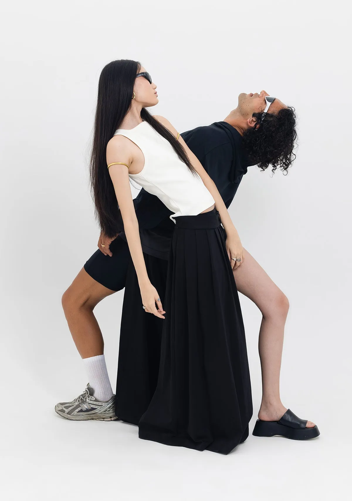 Black Pleated Skirt with Waist Belt Accessories