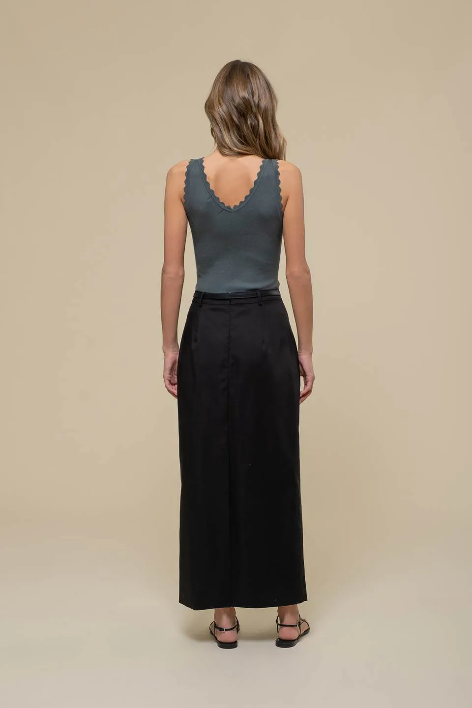 SCALLOP EDGE SLEEVELESS SWEATER KNIT CROP TOP