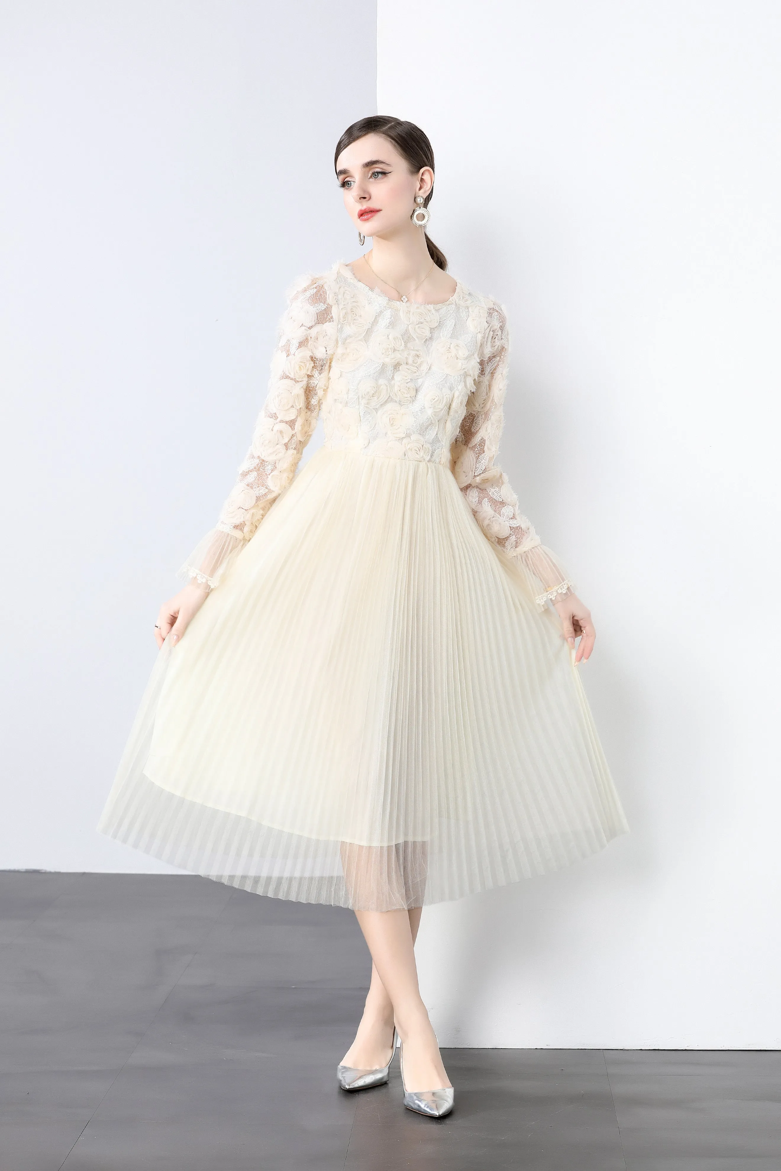 Women's 3D Floral Bell Sleeve Mesh Pleated  Midi Dress