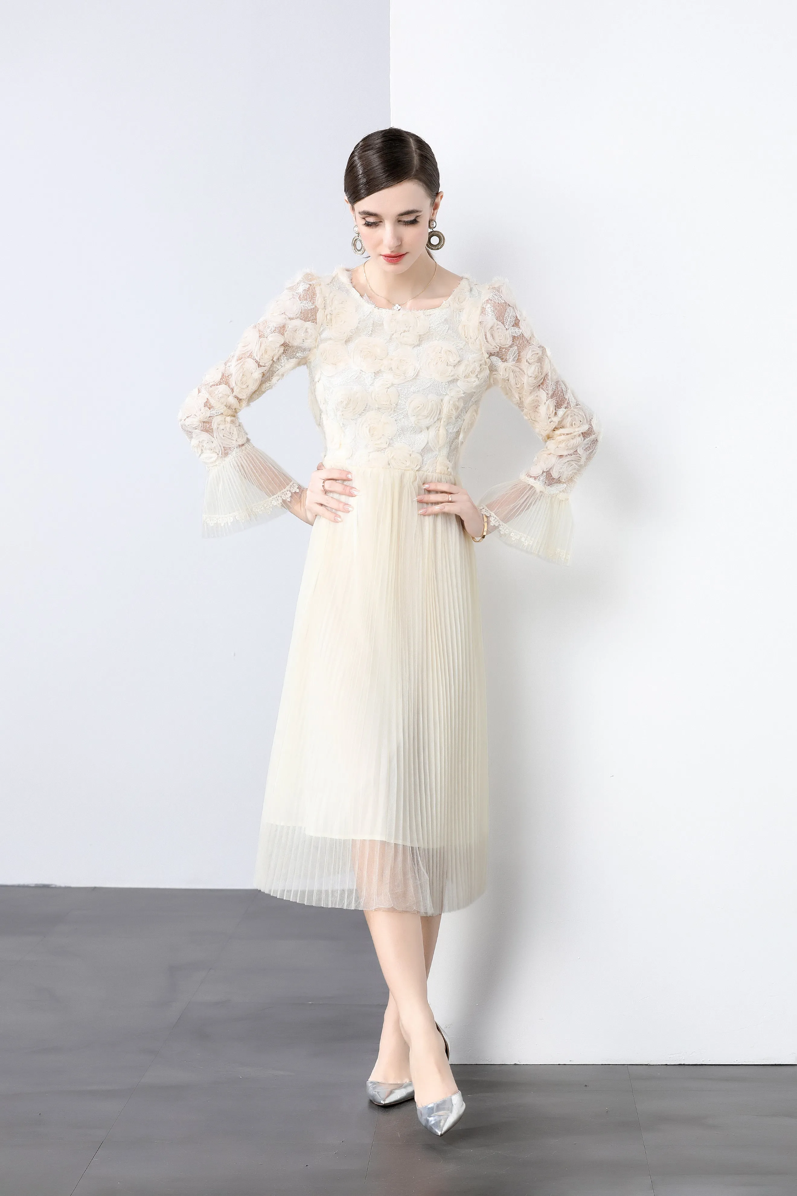 Women's 3D Floral Bell Sleeve Mesh Pleated  Midi Dress